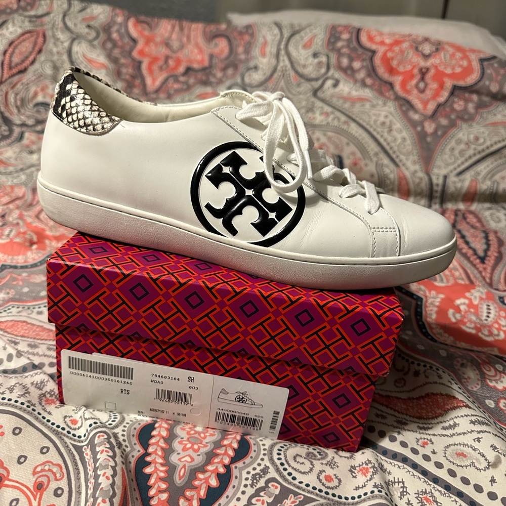 Tory Burch Snow White black/roccia sneaker has only been worn twice,